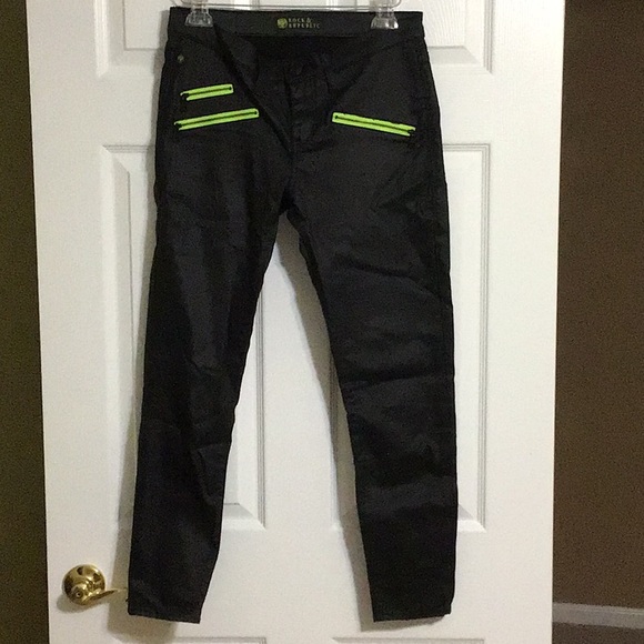 Rock & Republic Denim - ROCK & REPUBLIC Black Coated Skinny Jeans